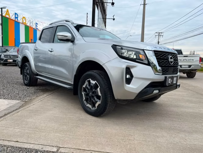 NISSAN NAVARA PLATINUM 4X4 2.3 AUT 2023 - Imagen 4