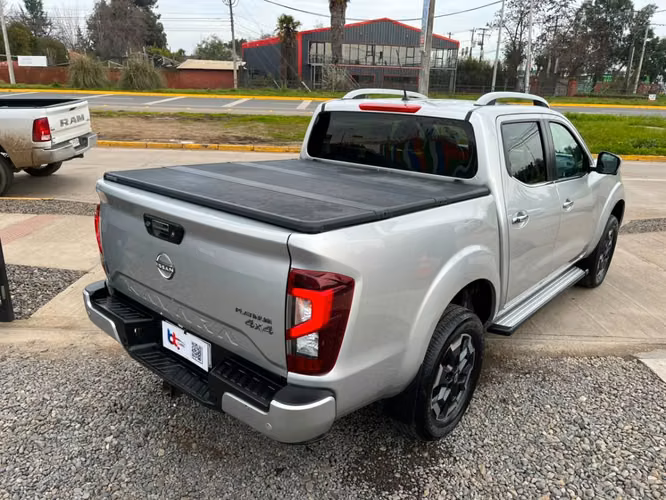 NISSAN NAVARA PLATINUM 4X4 2.3 AUT 2023 - Imagen 14