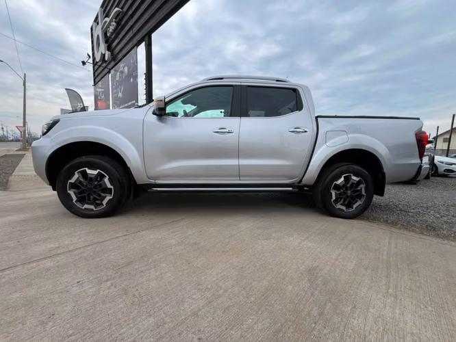 NISSAN NAVARA PLATINUM 4X4 2.3 AUT 2023 - Imagen 12