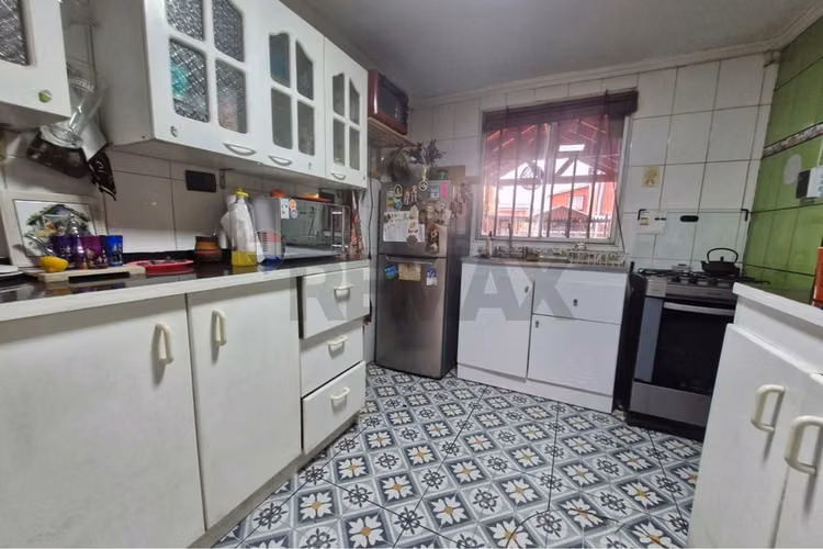 Casa ideal en santiago: espaciosa , regularizada. - Imagen 8