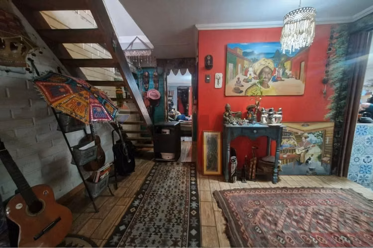 Casa ideal en santiago: espaciosa , regularizada. - Imagen 4