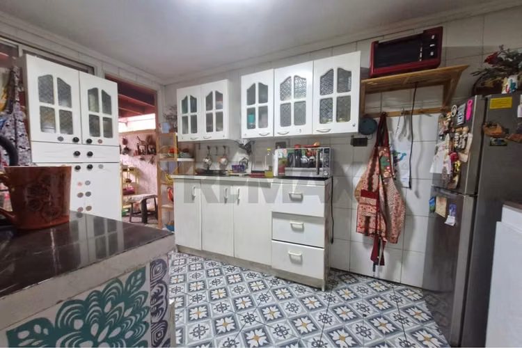 Casa ideal en santiago: espaciosa , regularizada. - Imagen 7