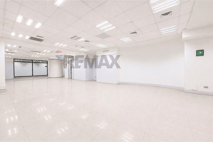Local comercial 1.002 m² paseo huérfanos - Imagen 11