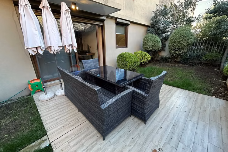 Espectacular dúplex 213 m² con jardín y quincho - Imagen 34