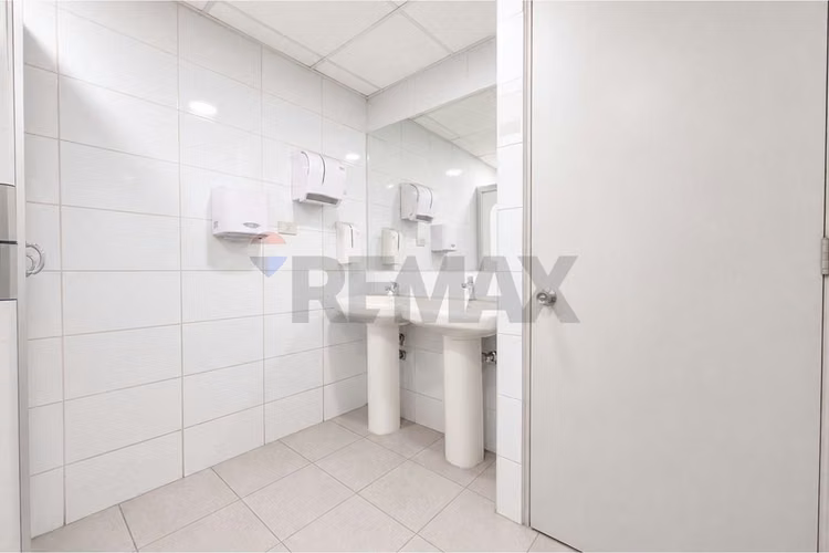 Edif. aislado 467 m² | 8 estac subterraneos
