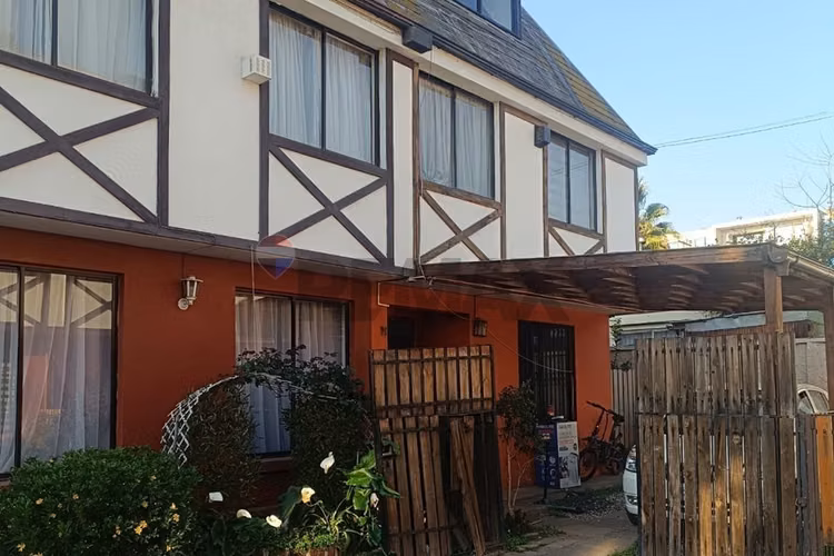Casa en ñuñoa en pasaje por 8.900uf