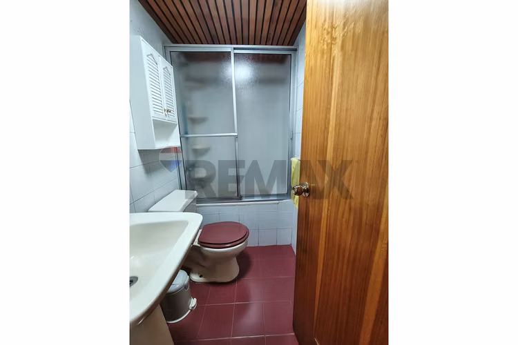 Hermoso departamento frente a parque ecuador - Imagen 13