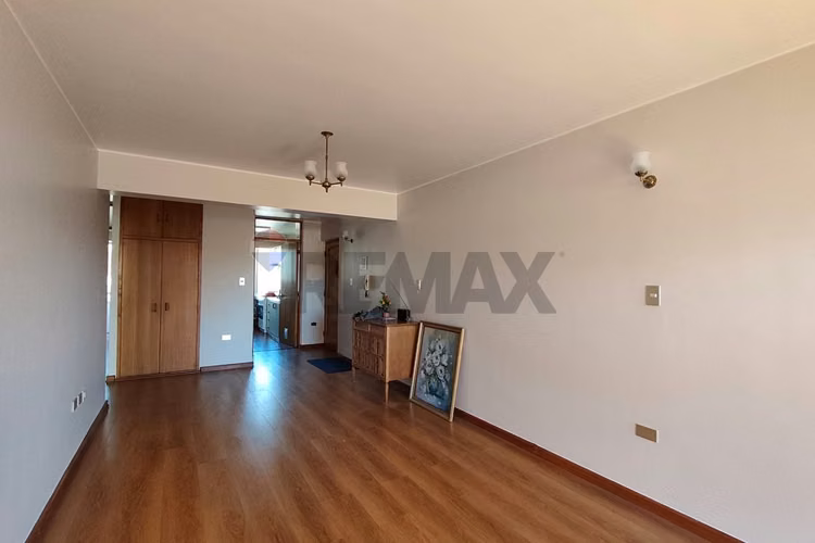 Hermoso departamento frente a parque ecuador - Imagen 5