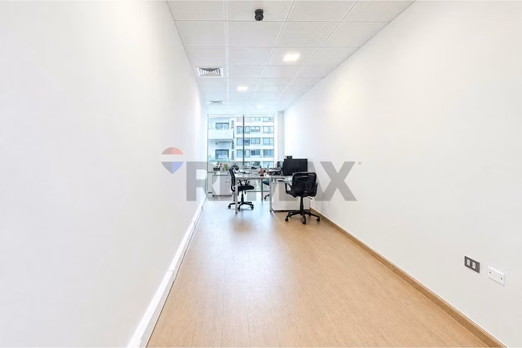 Oficina nueva y luminosa |la dehesa - Imagen 6
