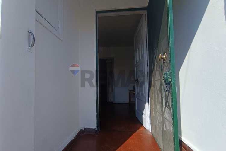 Casa amplia con jardín en la cisterna - Imagen 12