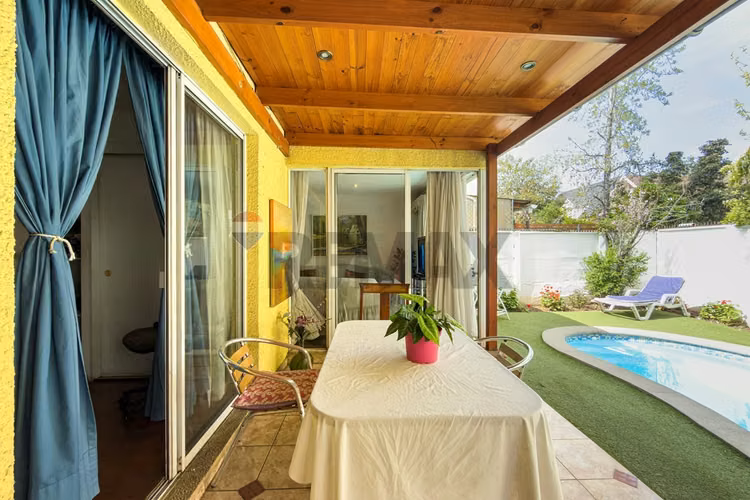 Casa con mansarda 4d/3b con piscina, peñalolén - Imagen 12