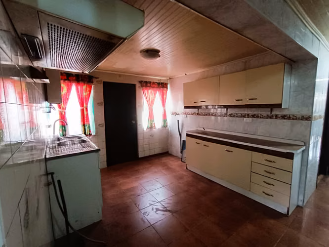 181 M2 CONTRUIDOS Y 219 M2 DE TERRENO 7D 3 B