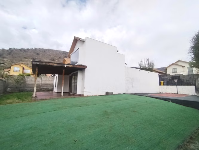 ARRIENDO GRAN CASA EN CIUDAD DE LOS VALLES CON AMPLIO PATIO