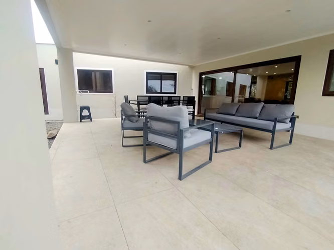 GRAN CASA  MODERNA CON PISCINA , TINAJA Y CANCHA DE FUTBOL - Imagen 18
