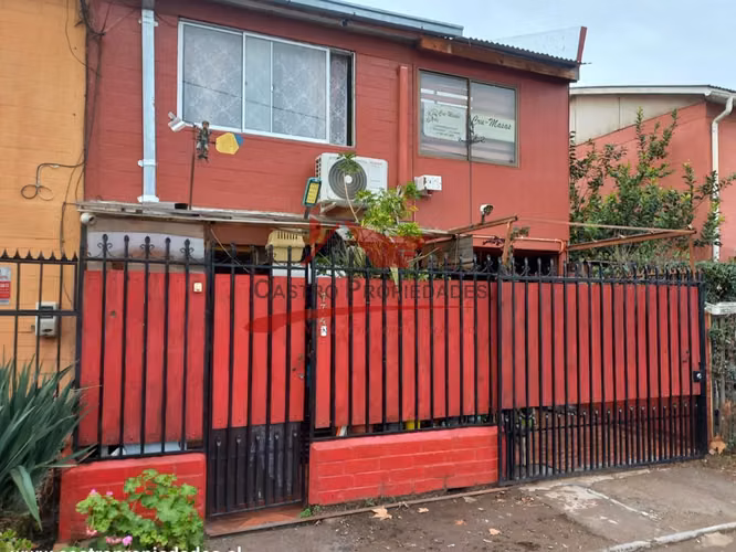 VENTA CASA DOS PISOS, 3 DORMITORIOS 1 BAÑO, QUILICURA