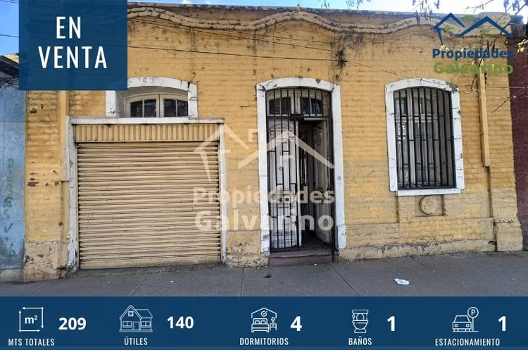 Casa en venta de 4 dorm. en Santiago