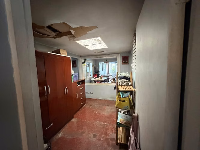 TERRENO INDUSTRIAL 880 M2 CON CASA/OFICINA PARA NEGOCIO