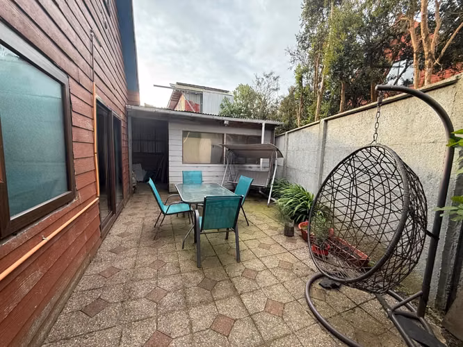 LINDA, COMODA Y AMPLIA CASA EN SECTOR CENTRICO DE LA CIUDAD DE PUERTO VARAS - Imagen 17