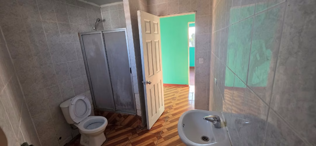 Se arrienda amplio Departamento interior en Padre Hurtado 5hab avs