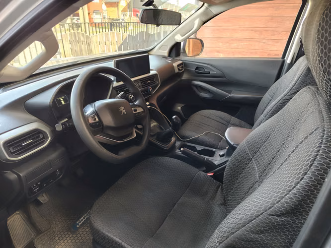 Peugeot Landtrek 4x4 impecable. - Imagen 4