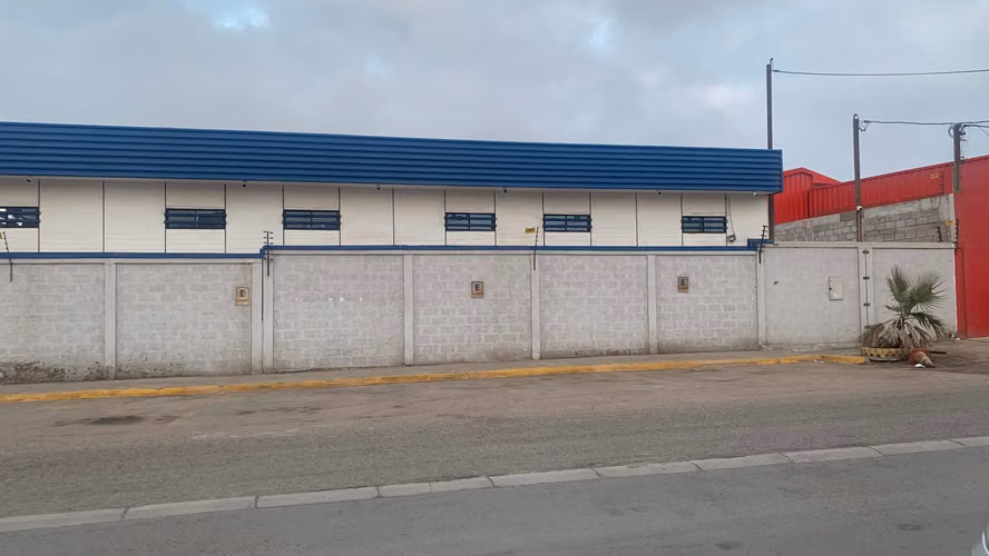GALPON CERRADO BODEGAJE OFICINAS C7 380V