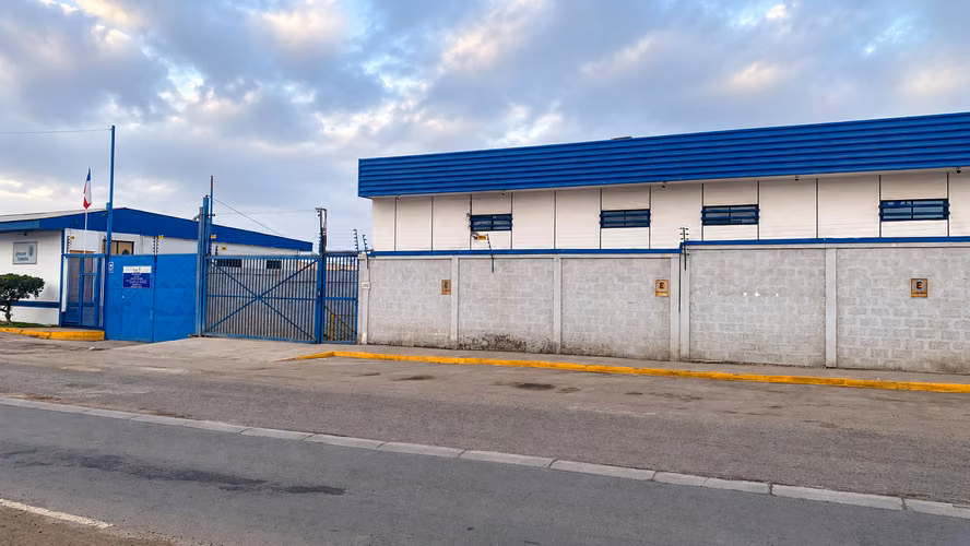 GALPON CERRADO BODEGAJE OFICINAS C7 380V