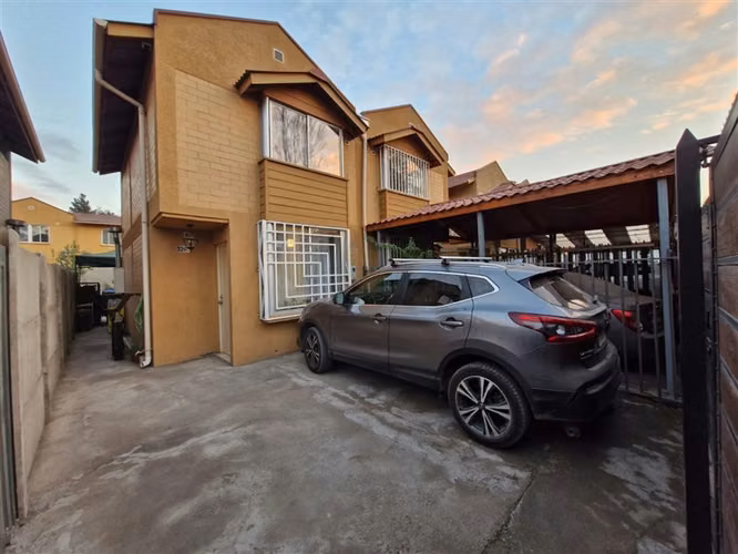 Casa en venta de 2 dorm. en Padre Hurtado