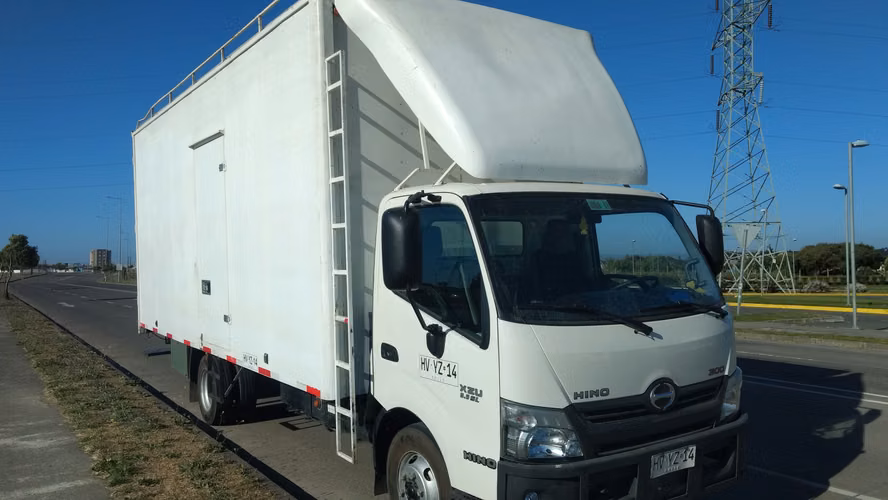  VENDO HINO XZU 8.5 – AÑO 2017 - Imagen 5