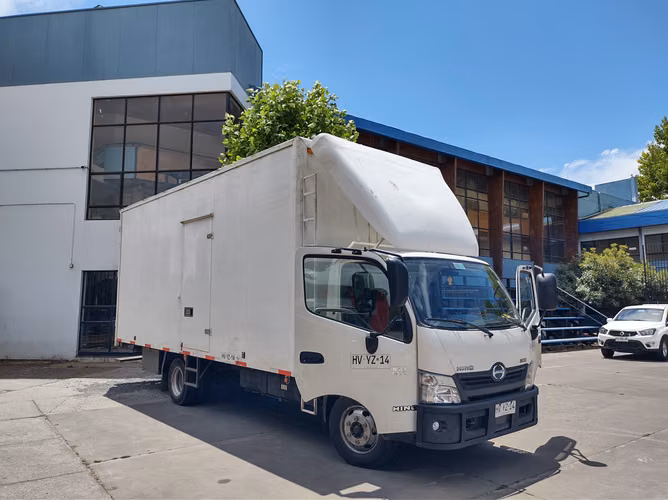  VENDO HINO XZU 8.5 – AÑO 2017 - Imagen 2