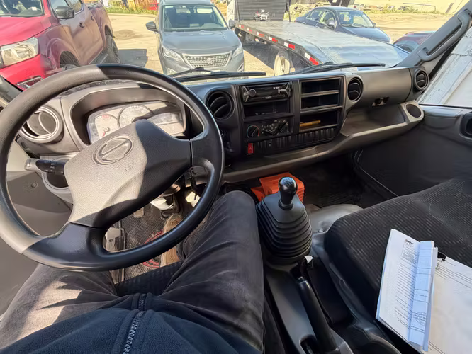  VENDO HINO XZU 8.5 – AÑO 2017 - Imagen 6