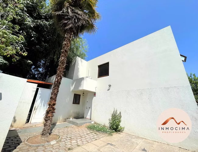 ¡Con Piscina, Terraza y Quincho! Vive de vacaciones en Peñalolén