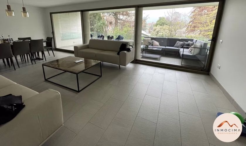 ¡Exclusivo y Moderno Departamento en Vitacura!  En el Barrio más Exclusivo de Vitacura