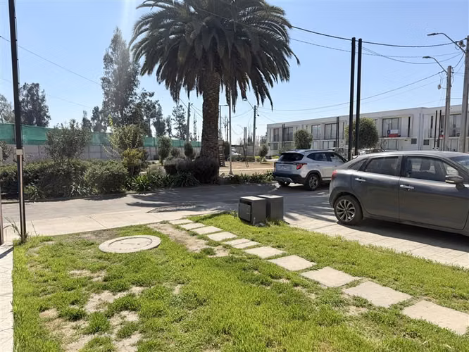 Casa en arriendo nueva de 3 dorm 2b en condom en Peñaflor