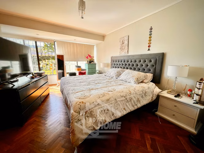 Casa Familiar 5 Habitaciones, 4 Baños y Piscina | 955 m² de Terreno