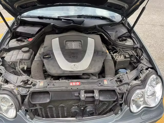 Venta automovil Sedan Mercedes Benz C230 año  kilometros