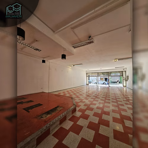 Se arrienda amplio local comercial de dos pisos en centro de Quillota - Imagen 4