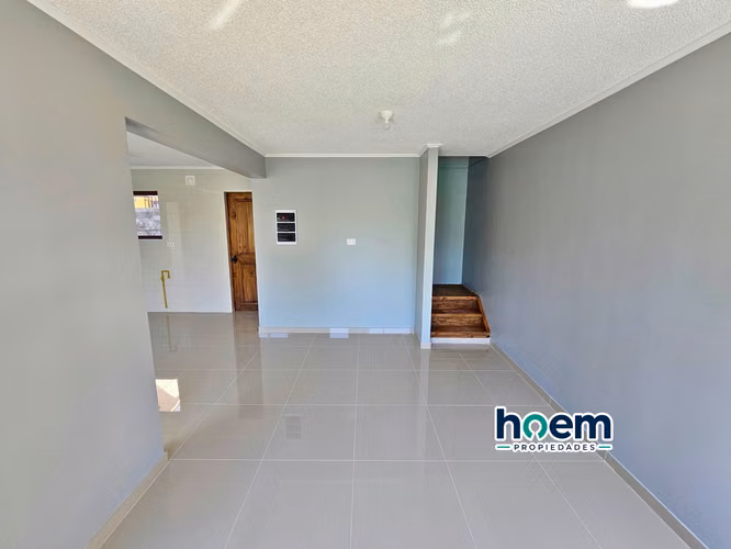 ¡Casa completamente remodelada en Villa Doña Antonia! - Imagen 4