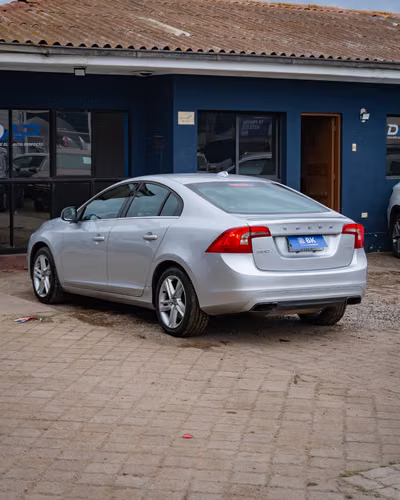 VOLVO S60 T3 COMFORT 2017 - Imagen 4