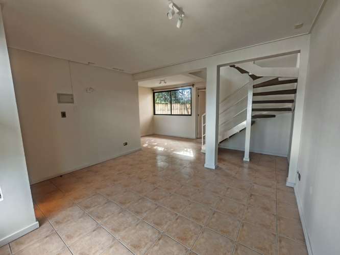ARRIENDO CASA RECIEN REMODELADA, MELIPILLA