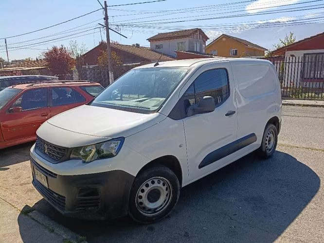 Peugeot Partner 2020, exelente estado - Imagen 4