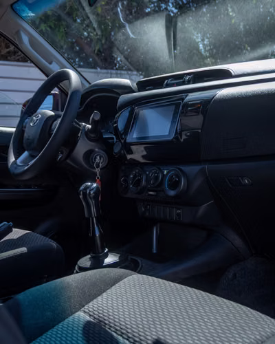 TOYOTA HILUX 2.4 DX DIESEL 4X4  2022  - Imagen 7
