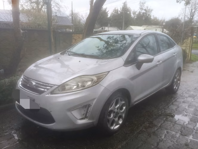 Ford Fiesta Sedán 2013 RECIBO OFERTAS