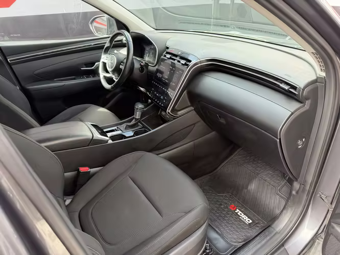 HYUNDAI TUCSON NX4 2.0 AT 4WD (PIE DESDE $5.800.000)