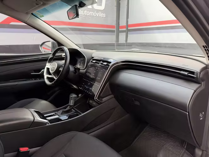 HYUNDAI TUCSON NX4 2.0 AT 4WD (PIE DESDE $5.800.000)