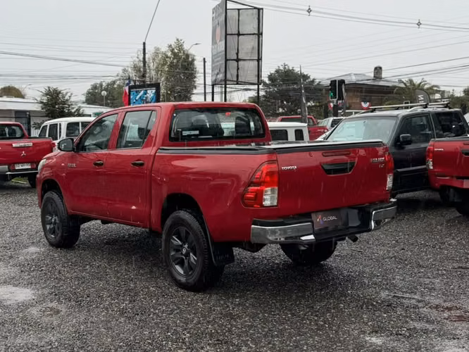 TOYOTA Hilux 2.4 DX DIESEL DCAB TSS 4X4 MT 4P 2022