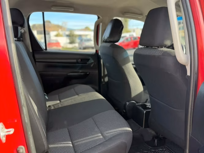 TOYOTA Hilux 2.4 DX DIESEL DCAB TSS 4X4 MT 4P 2022