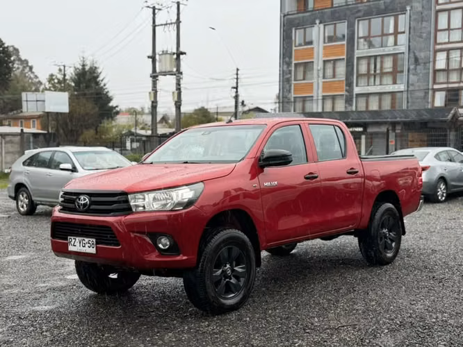 TOYOTA Hilux 2.4 DX DIESEL DCAB TSS 4X4 MT 4P 2022