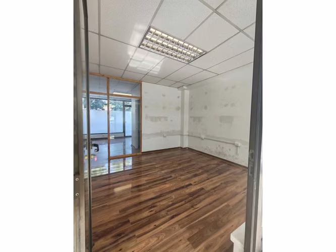 VENDO LOCAL TIPO OCICINA - APUMANQUE (183574) - Imagen 31