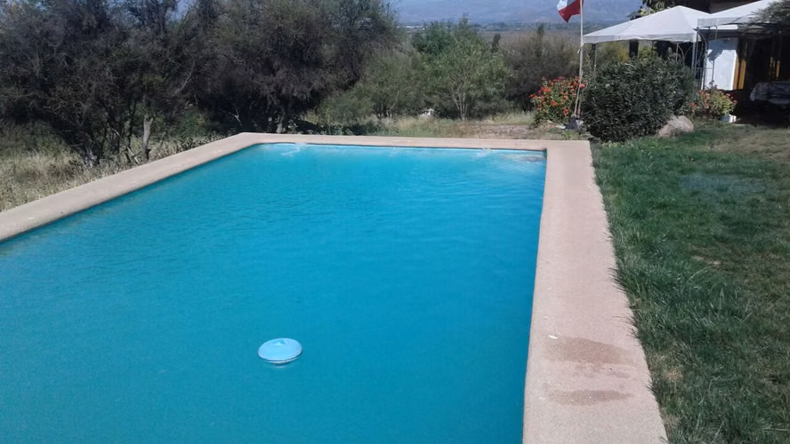 Casa de campo con piscina y amplio terreno en Hacienda Rinconada