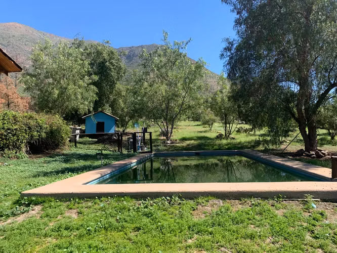 Casa de campo con piscina y amplio terreno en Hacienda Rinconada
